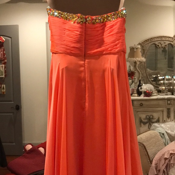 Ball gown/prom dress - Picture 7 of 8
